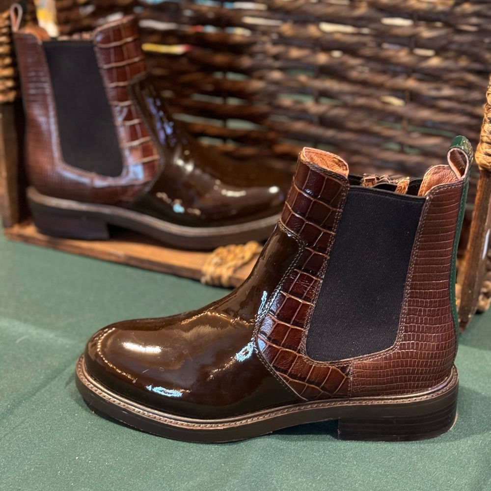 Jeffrey Campbell Brown Croc-Embossed ankle Boots